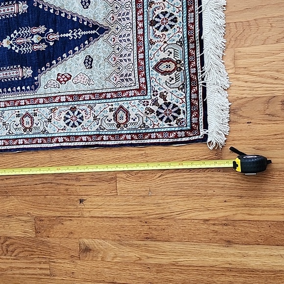 Small Silk Rug from Turkey - Approx. 21.5" by 40" - Picture 4 of 11